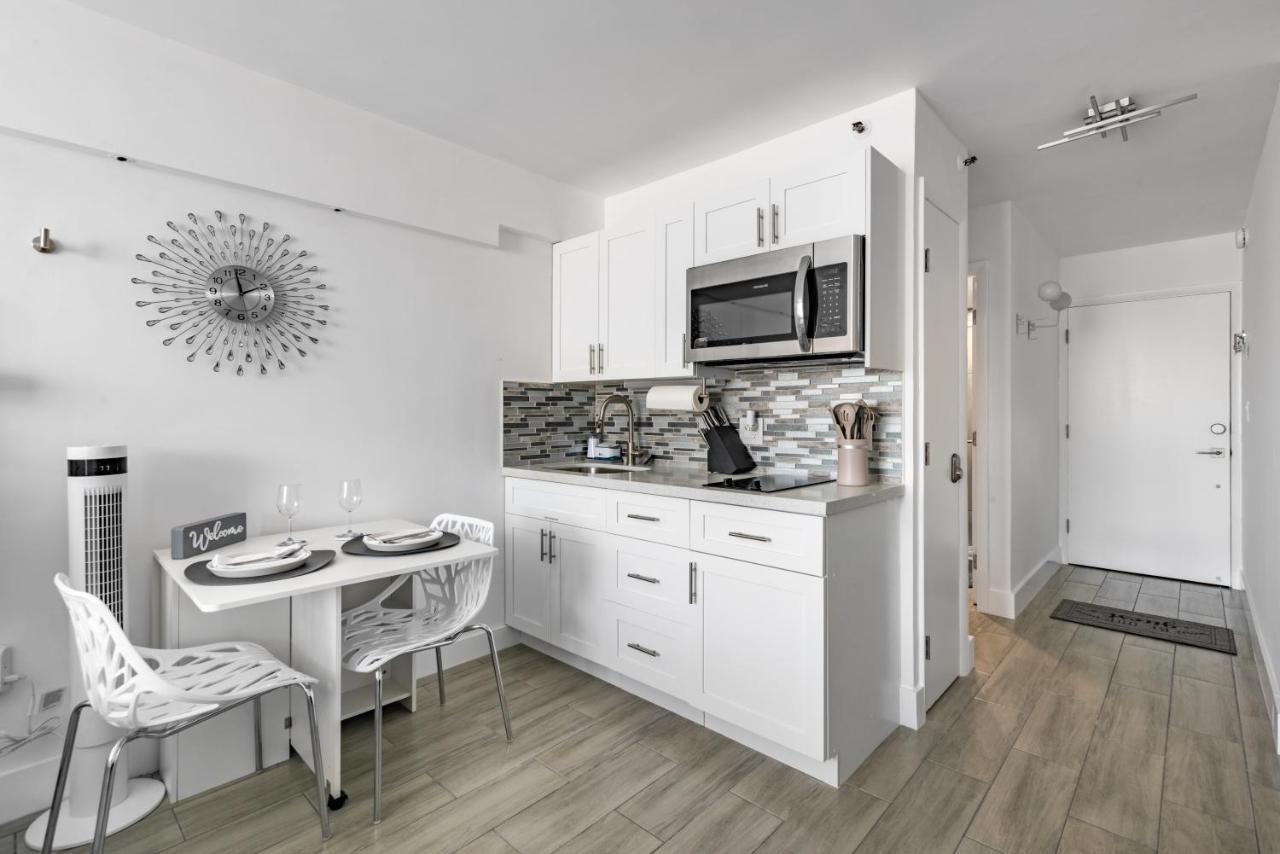 Newly Renovated Oceanfront Studio W/ Balcony - Daytona Beach Exterior foto